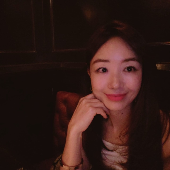 Meet your Posher, Heejin - Picture 1 of 1